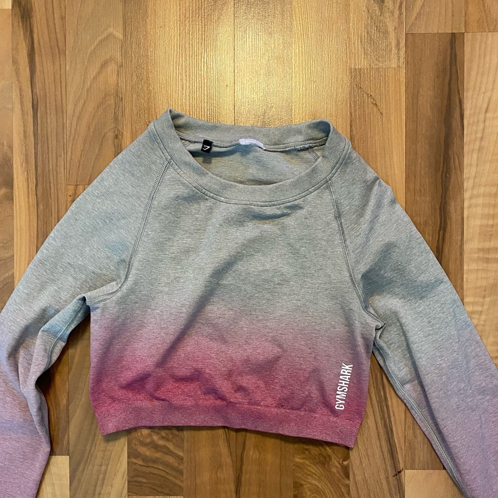 Gym shark long sleeve crop top